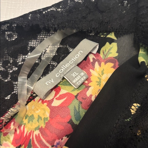 NY Collection Black dark Floral sheer Lace Blouse top SZ XL side zip boho v neck - Picture 3 of 12